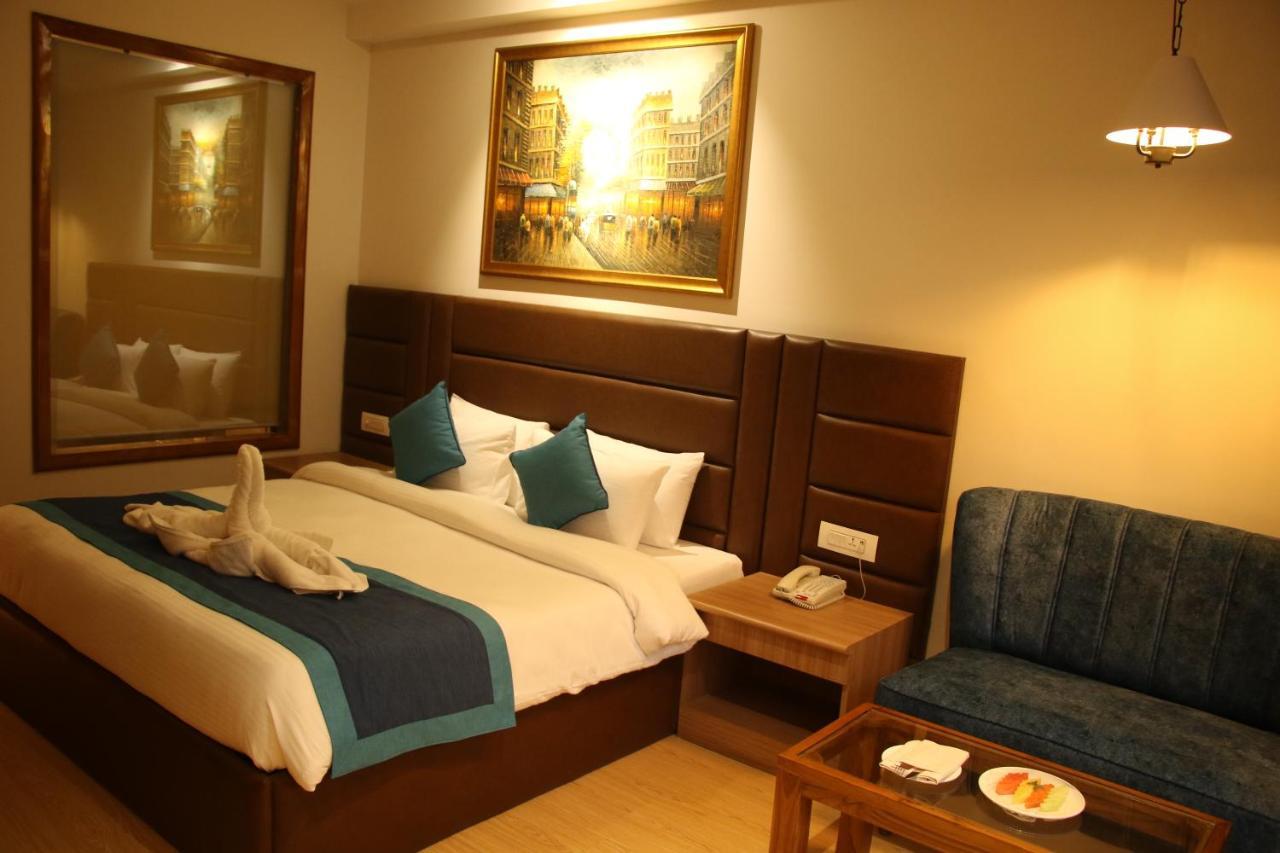 The Grand Arc Hotel & Convention Centre Shahjahanpur Exterior foto