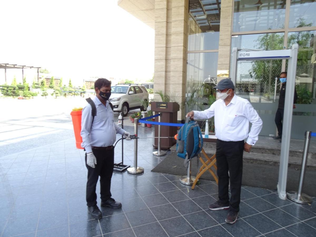The Grand Arc Hotel & Convention Centre Shahjahanpur Exterior foto