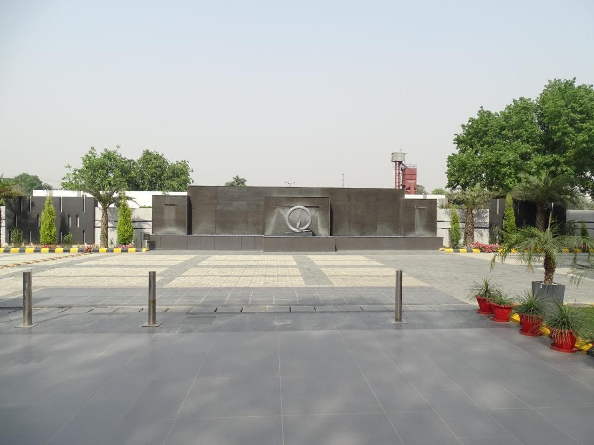The Grand Arc Hotel & Convention Centre Shahjahanpur Exterior foto