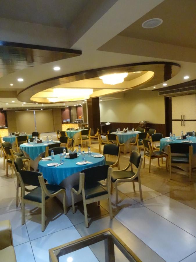 The Grand Arc Hotel & Convention Centre Shahjahanpur Exterior foto