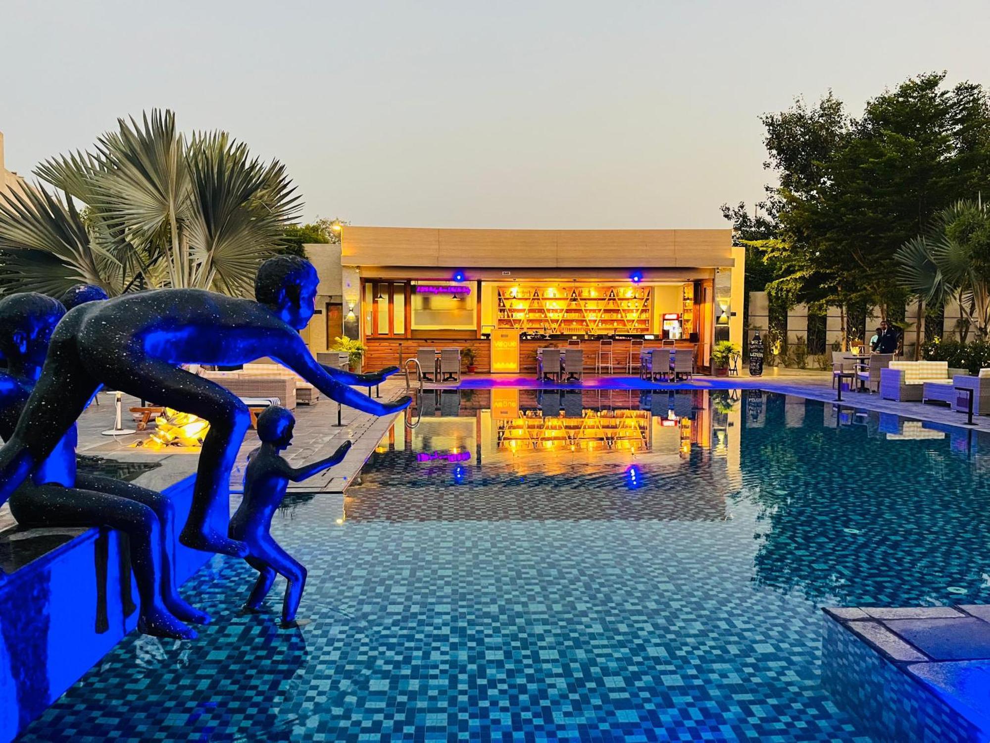 The Grand Arc Hotel & Convention Centre Shahjahanpur Exterior foto