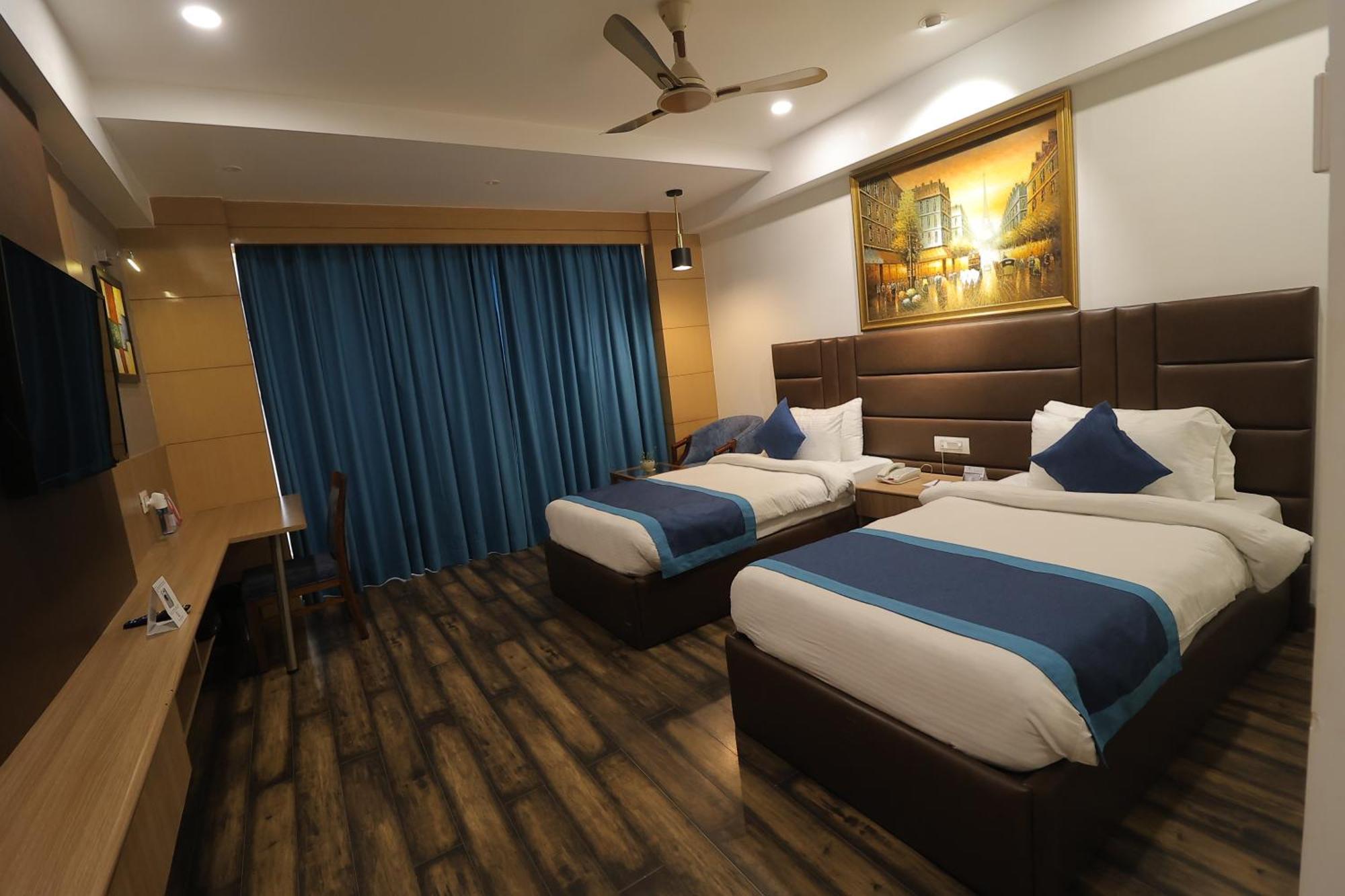 The Grand Arc Hotel & Convention Centre Shahjahanpur Exterior foto